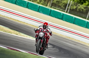 Ducati Monster 1200 R 2017 - Bild 74 Ducati Monster 1200 R 2017 - Bild 74